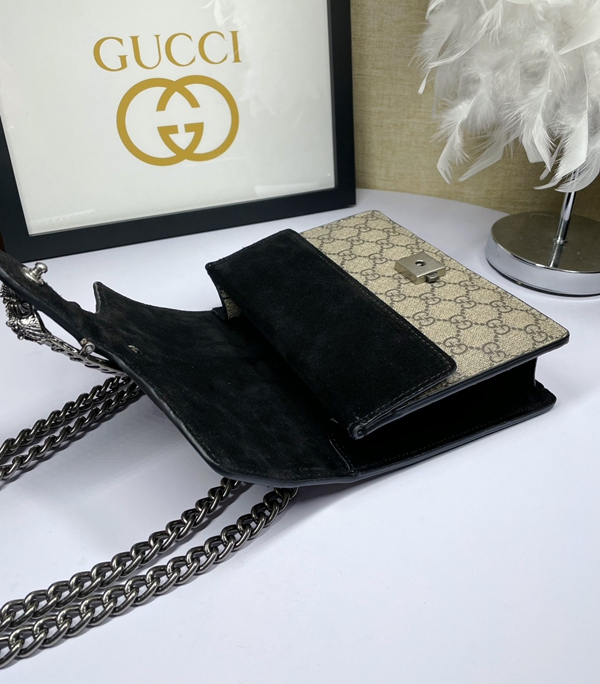 激安グッチバッグコピー着用イメージ